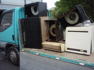 弊社提携工場へ委託します