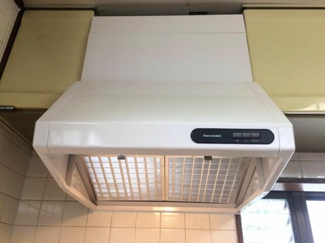 ブーツ型プロペラファンからタカラスタンダードレンジフードvds 604lへ交換工事 神奈川県横浜市 レンジフード 食洗機 給湯器 浴室換気乾燥機のリフォーム事例が満載 テコスnavi テコスナビ 施工事例 ブーツ型プロペラファンからタカラスタンダードレンジフードvds 604lへ交換工事 神奈川県横浜市 レンジフード 食洗機 給湯器 浴室換気乾燥機のリフォーム事例が満載 テコスnavi テコスナビ 施工事例